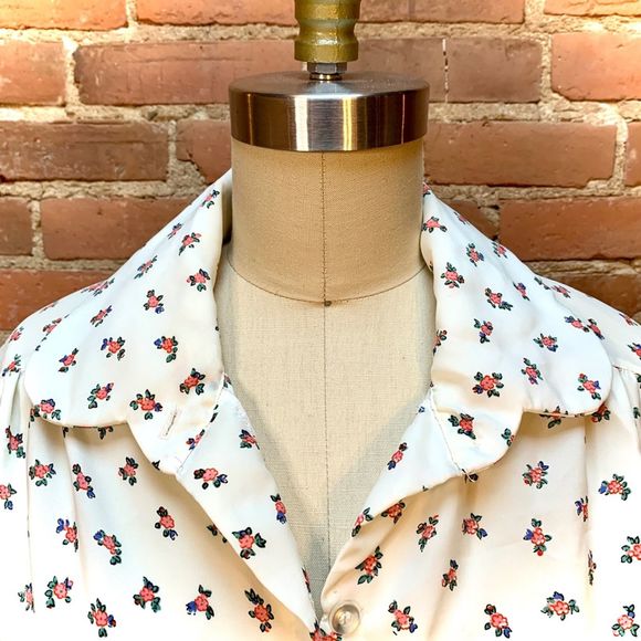 VINTAGE Sweet Cream Floral Blouse w/ Removable Tie - Picture 5 of 10